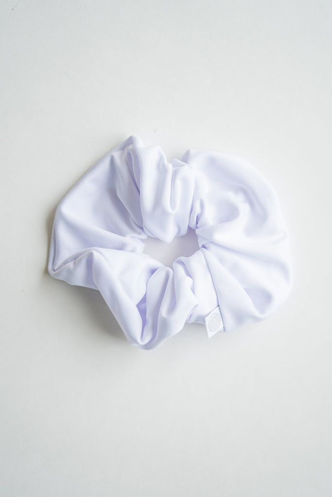 Scrunchies sustainable fashion white