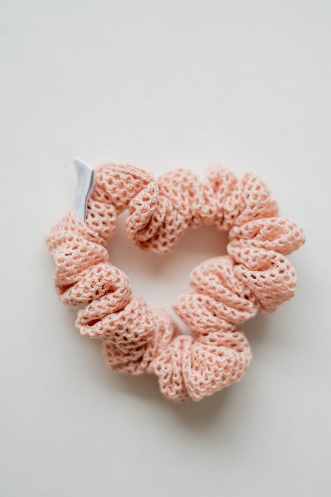 Scrunchies sustainable fashion pink